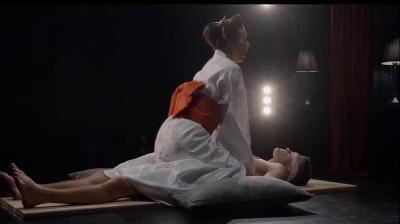 [超刺激]人体寿司盛宴！赤裸娇躯上的极致诱惑，你敢来挑战吗？