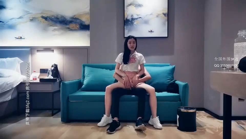 極品苗條長腿歲頂級顔值校花一娉一笑皆是風景線