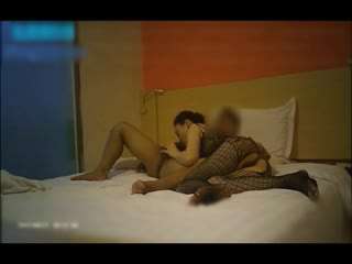 91佛爷最新-健身房新认识的第一次出来约的气质美少妇,连续高潮2次操的受不了想跑说：逼都操肿了,疼,一个星期都不想做爱了!